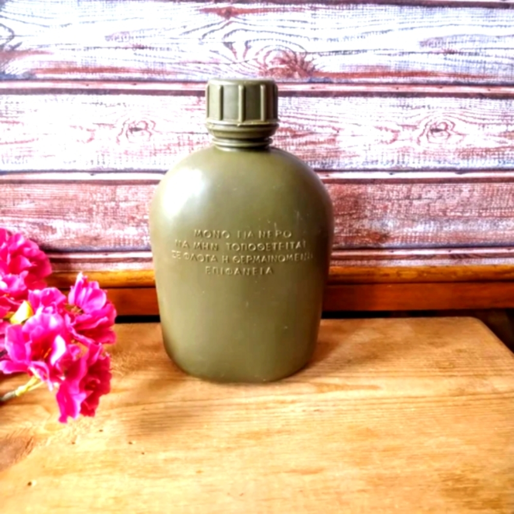 Green army canteen bottles